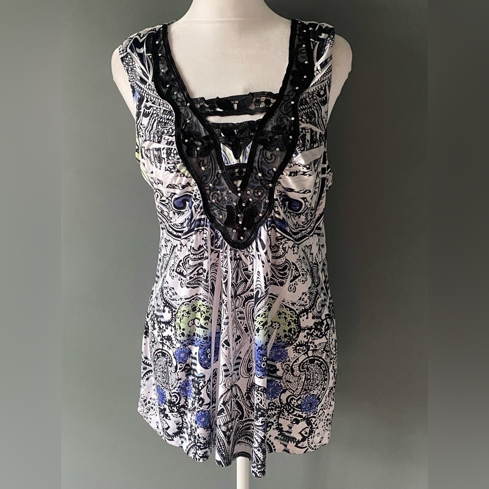 One World size L women’s floral lace front top size L